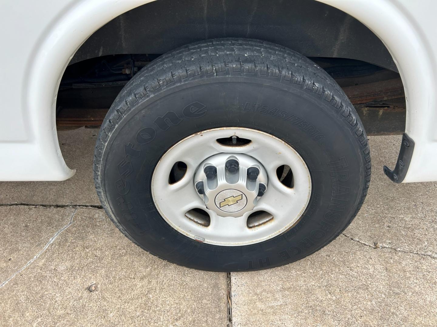 2011 White /Gray Chevrolet Express 2500 Cargo (1GCWGFCB9B1) with an 6.0L V8 DOHC 16V engine, 4-Speed Automatic transmission, located at 17760 Hwy 62, Morris, OK, 74445, (918) 733-4887, 35.609104, -95.877060 - Photo#26